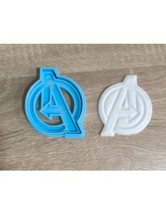 Cortador Logo Avengers con marcador