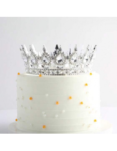 Corona Metálica Plateada con Piedras Blancas 12cm