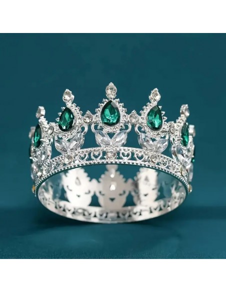 Corona Metálica Plateada con Piedras Verdes