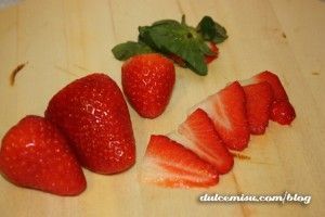 Creps con fresas y nata con forma de corazón (5)