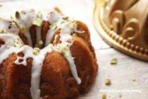 mini-bundt-cake-chocolate-blanco-y-pistachos-7-copia